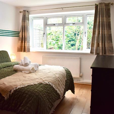 Luxury 2 Bedroom Apartment, Parking, Few Minutes Walk From Wembley Stadium London Exterior photo