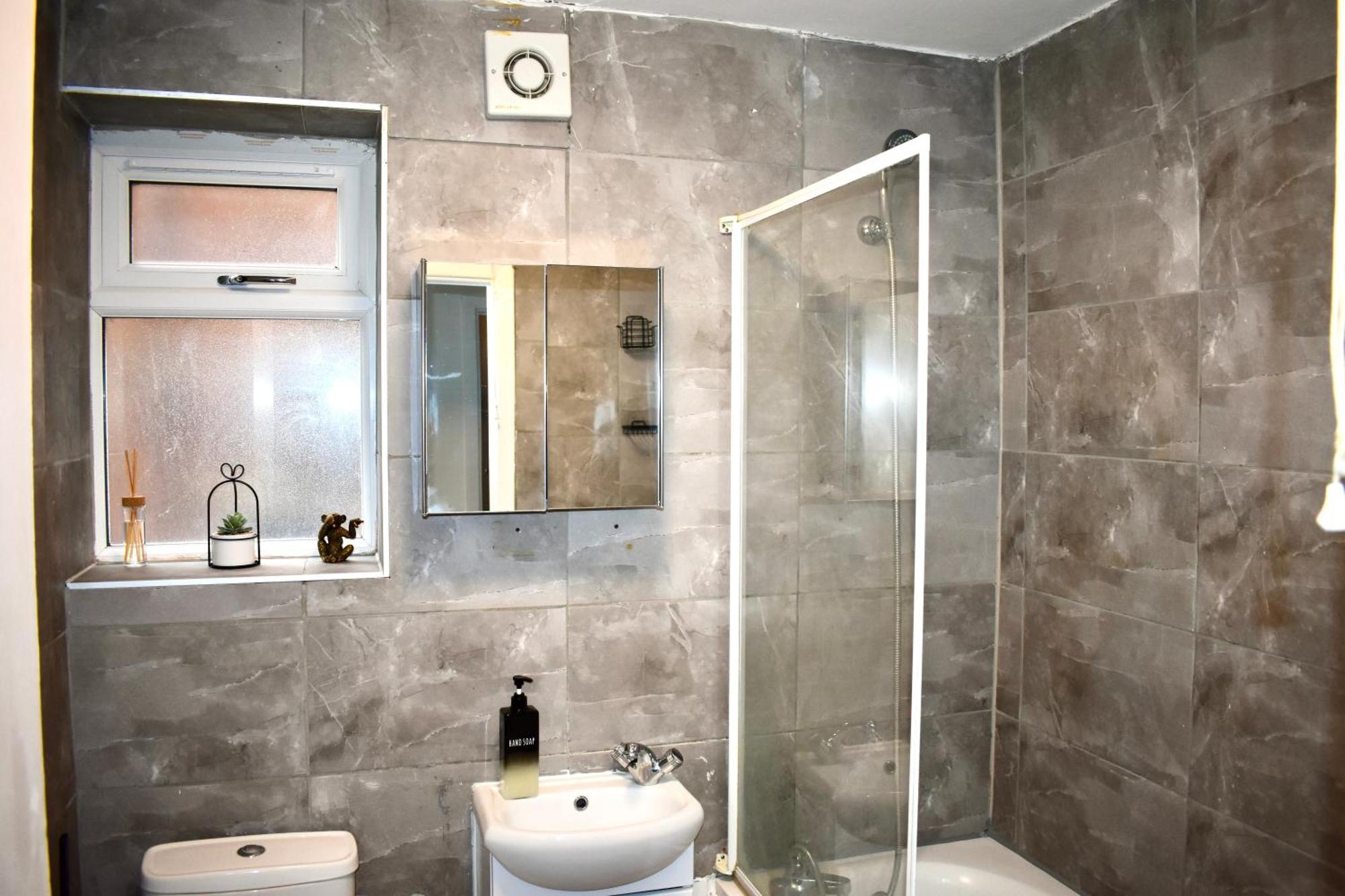 Luxury 2 Bedroom Apartment, Parking, Few Minutes Walk From Wembley Stadium London Exterior photo