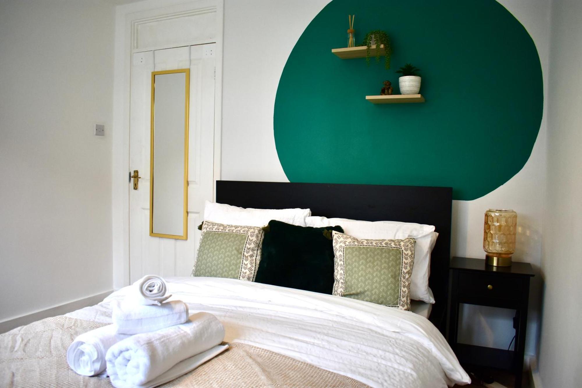 Luxury 2 Bedroom Apartment, Parking, Few Minutes Walk From Wembley Stadium London Exterior photo