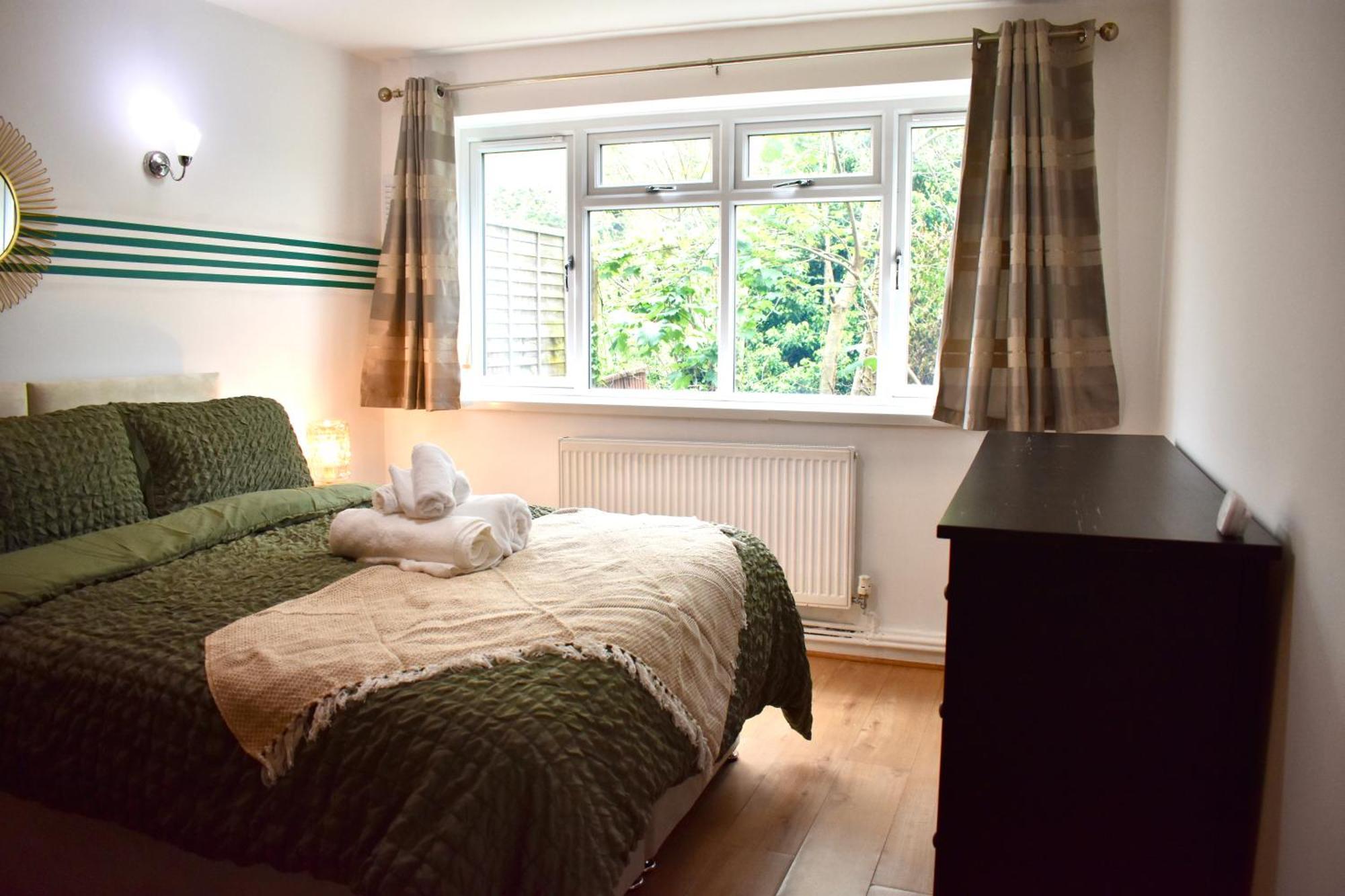 Luxury 2 Bedroom Apartment, Parking, Few Minutes Walk From Wembley Stadium London Exterior photo